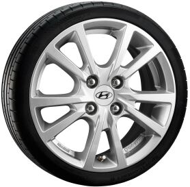 Hyundai i20 BC3 / Bayon Winterkomplettrad, HMD02 6x15 ET47 + Kumho WP52